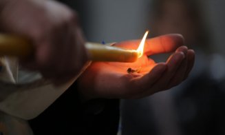 Crescut într-un centru de nevăzători din Cluj, un preot fără vedere împarte lumină credincioşilor