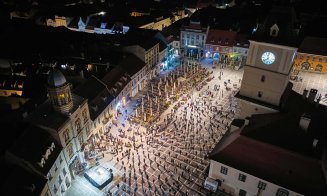 Felicitări, Braşov! Imagini impresionante de la slujba de Înviere din Piaţa Sfatului