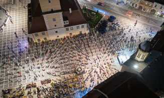 Felicitări, Braşov! Imagini impresionante de la slujba de Înviere din Piaţa Sfatului