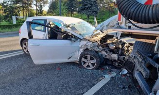 Un tânăr alcoolizat a intrat într-o "gunoierniță" pe Calea Florești
