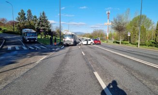 Un tânăr alcoolizat a intrat într-o "gunoierniță" pe Calea Florești