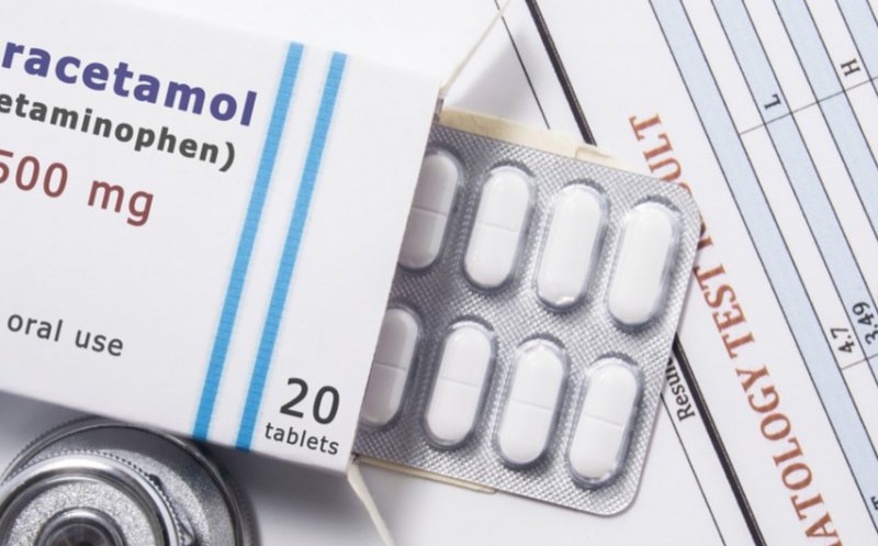 Copii de 2 și 5 ani, intoxicați cu paracetamol. Au fost transportați de urgență cu avionul în Capitală