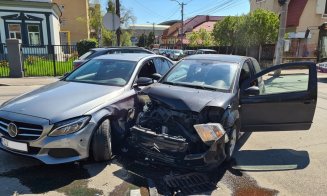 Accident într-o intersecție din Grigorescu. O persoană a ajuns la spital