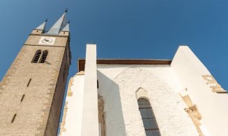 Decorint a restaurat o biserică veche de 700 de ani. VEZI cum arată "bijuteria" din Turda