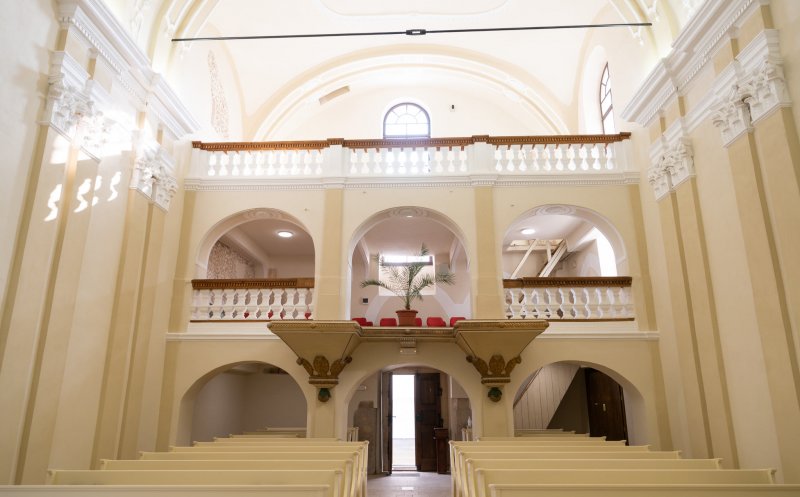 Decorint a restaurat o biserică veche de 700 de ani. VEZI cum arată "bijuteria" din Turda