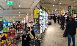 Clujeni ieșiți dezumflați de la Kaufland! Au stat ore întregi la coadă pentru o promoție care a dat eroare
