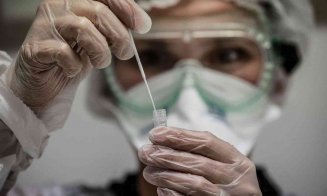 Trei cazuri depistate în România cu mutația care afectează eficacitatea vaccinului