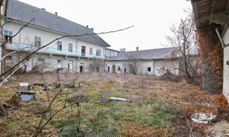 Bijuteria din ruină. Cum s-a degradat fosta clădire a Judecătoriei Turda