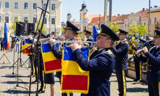 Cum a fost sărbătorită Ziua Europei la Cluj. Muzică militară și baloane colorate în Piața Unirii