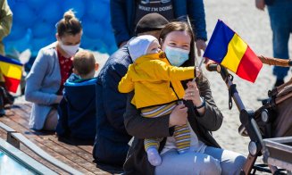 Cum a fost sărbătorită Ziua Europei la Cluj. Muzică militară și baloane colorate în Piața Unirii