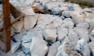 Alei care au trecut proba timpului la Cluj-Napoca, făcute praf pentru a fi "modernizate". Proprietarii de garaje nu mai au acces la imobil