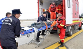 17 persoane implicate într-un accident rutier grav. Un TIR și un microbuz s-au ciocnit