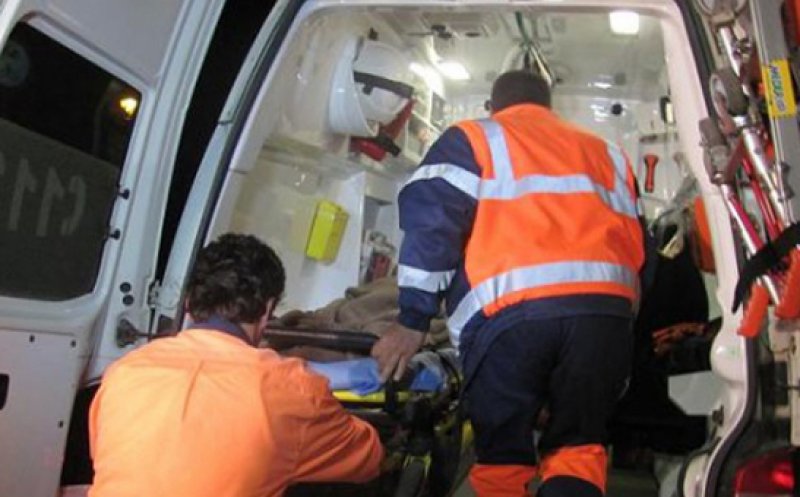Accident grav în Cluj, o femeie de 31 de ani a pierdut controlul mașinii. Ambulanța a găsit-o întinsă pe jos