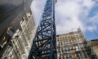 Constructorii de la Kesz au demontat macaraua mare de pe Banca Transilvania