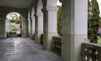 O firmă obscură din Cluj a cumpărat cel mai mare castel baroc din Transilvania