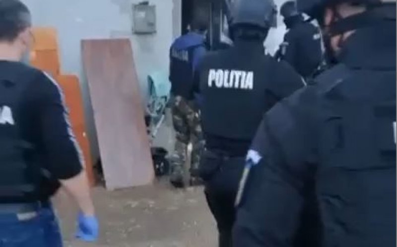 Doi bărbați din Bonțida, săltați cu mascații. S-au dat angajați la gaze și l-au "ars" de 150.000 de lei pe un bătrân din Cluj-Napoca