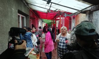 Familie scoasă dintr-o locuință socială din Cluj-Napoca cu spray-uri lacrimogene: "Îmi e greață. 11 persoane au fost evacuate forțat"