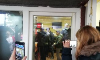 Familie scoasă dintr-o locuință socială din Cluj-Napoca cu spray-uri lacrimogene: "Îmi e greață. 11 persoane au fost evacuate forțat"
