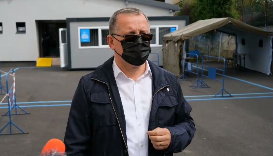 Adrian Oros, în vizită la un centru de vaccinare din Cluj: Am trecut prin boala COVID-19, o formă destul de gravă, dar m-am vaccinat