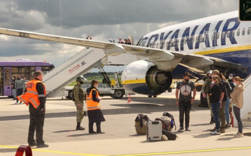 Avion deturnat pentru arestarea unui jurnalist. Acesta riscă pedeapsa cu moartea