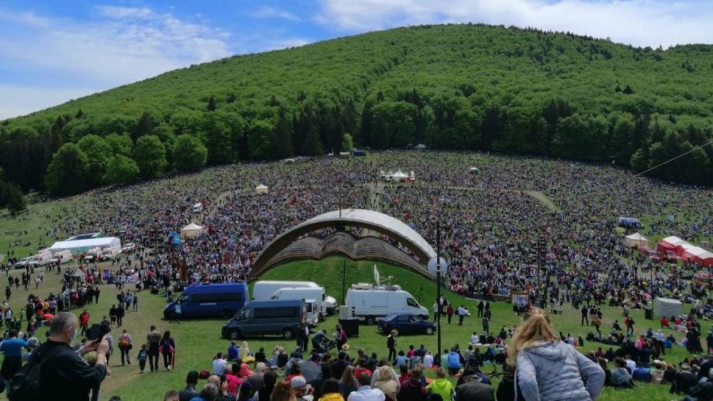 50.000 de pelerini la Șumuleu Ciuc. Organizator de festival la Cluj: ''M-am simțit irelevant/ Dublă masură cu care ne tratează autoritătile''