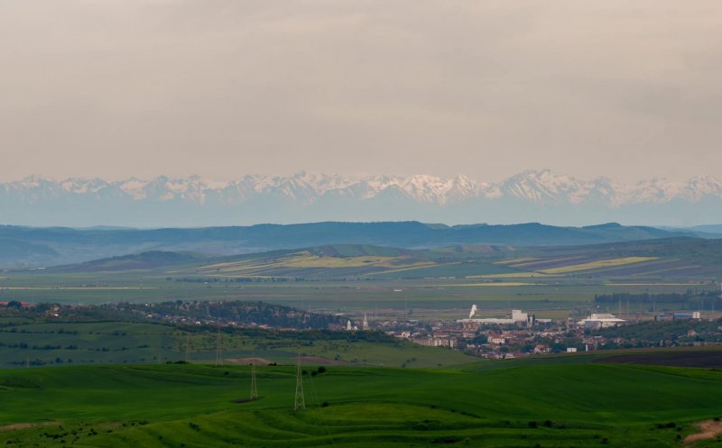 Munții Făgăraș, văzuți de la periferia orașului Cluj-Napoca