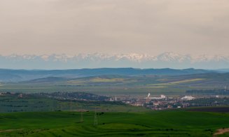 Munții Făgăraș, văzuți de la periferia orașului Cluj-Napoca