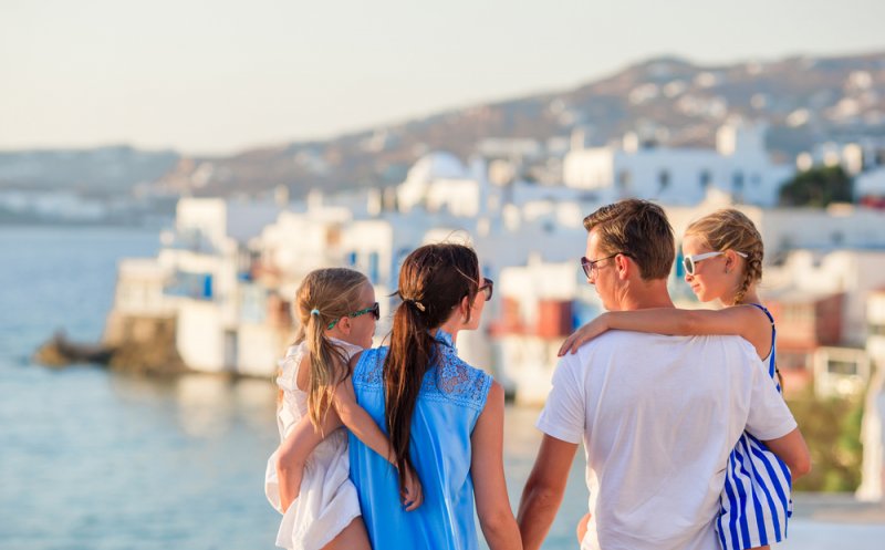 Vacanţe pentru turiștii vaccinați. Dar ce facem cu copiii