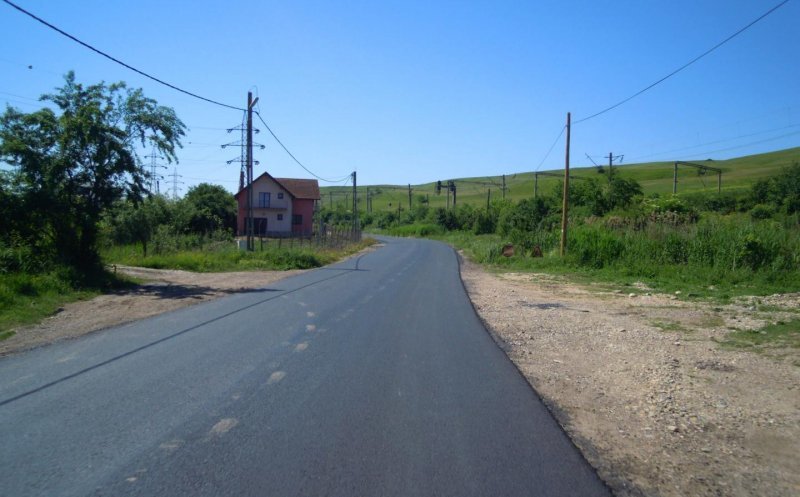 Probleme pe drumurile județene din Cluj. Tișe: „Noi stăm cu banii în cont, iar constructorii dau faliment”