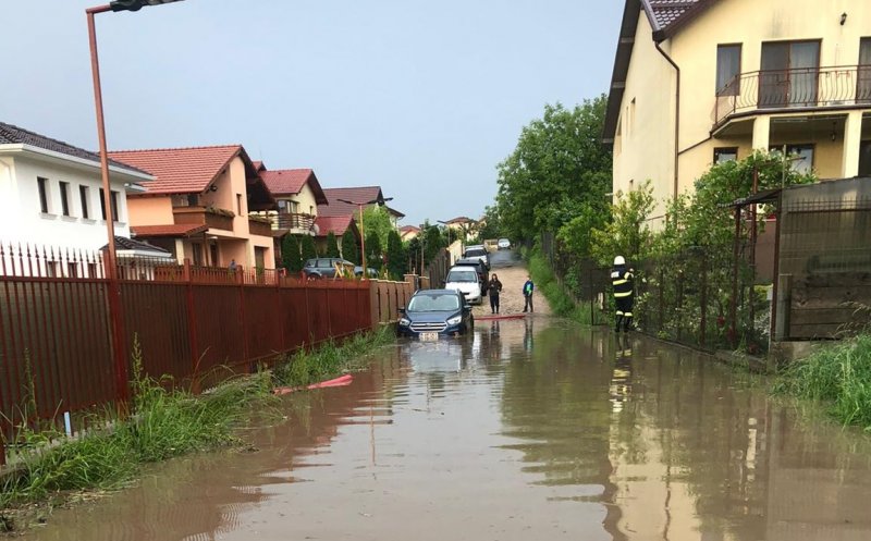 Locuinţe inundate la Cluj-Napoca după furtuna de ieri seară