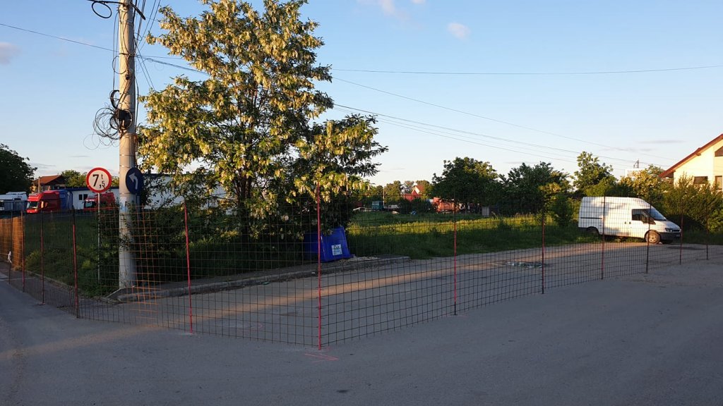 Au pus gard pe drumul public. Oare se pregăteşte "un parteneriat public-privat în interesul privatului"?
