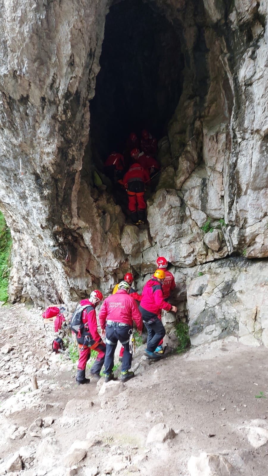 16 salvamontiști clujeni, reatestați ca salvatori montani
