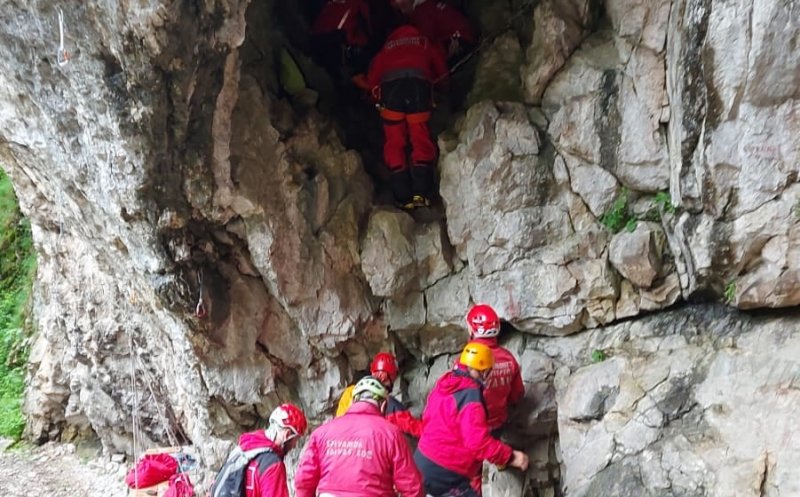 16 salvamontiști clujeni, reatestați ca salvatori montani