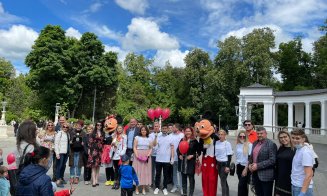 Tinerii social-democrați au împărțit baloane colorate micilor clujeni, de Ziua Copilului