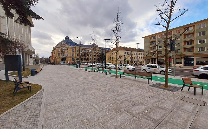 Bănci şi coşuri stradale, de 3,6 milioane de lei, pentru Cluj-Napoca