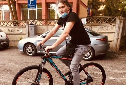 "L-am ascultat pe Boc şi mi-am cumpărat bicicletă ca să poluez mai puțin. După 19 zile de pedalat a fost furată de la etajul 8 din scară cu interfon"