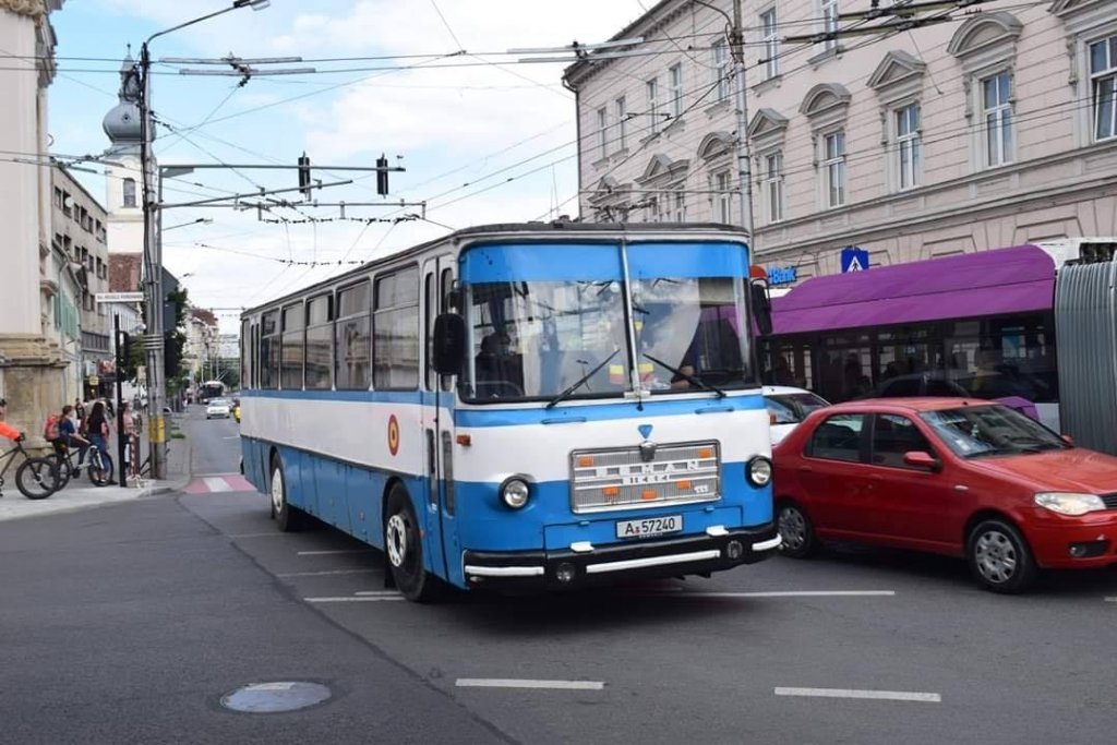 Cel mai bătrân autobuz funcțional al Clujului, în luptă cu "electricele"