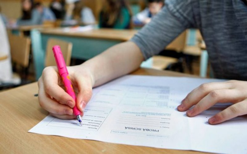 Încep înscrierile pentru Evaluarea Naţională 2021. Examenele pentru clasa a VIII-a