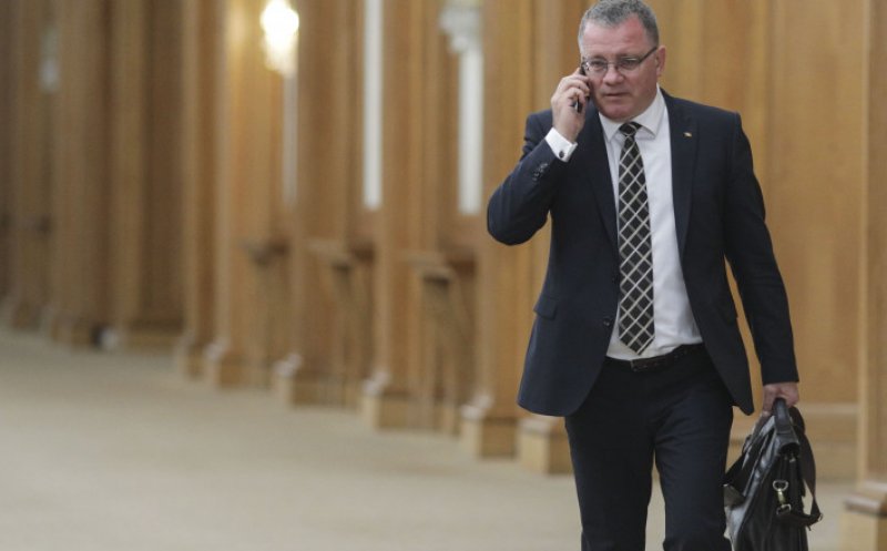 Fără irigații prin PNRR. Fermierii sunt revoltați și spun că ministrul clujean Adrian Oros este incompetent