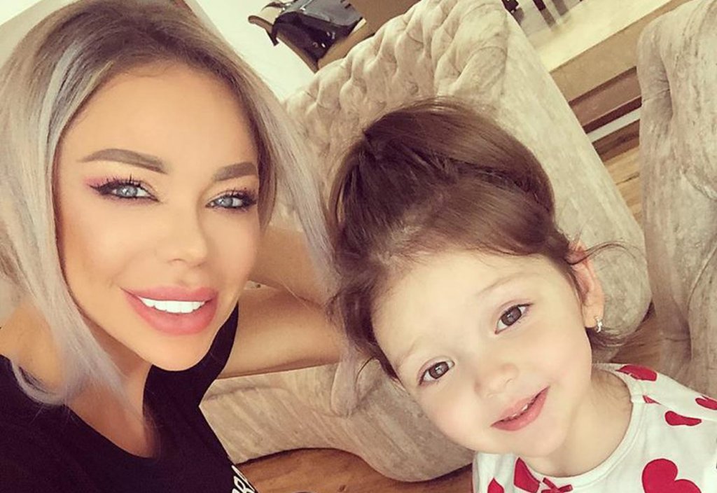 Probleme pentru Bianca Drăgușanu. Fiica sa, pe mâna medicilor clujeni