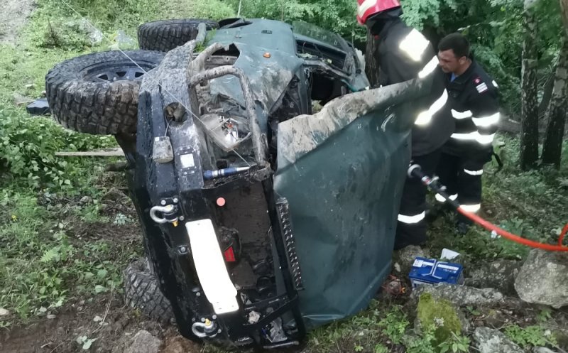 Accident grav de mașină la Cluj. O persoană a murit în localitatea Muntele Rece / Alte două persoane au fost transportate la spital