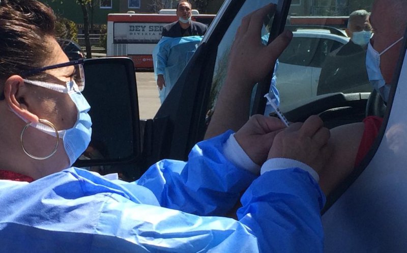 Peste 1.000 de vaccinări în weekend la centrul drive-thru din Cluj