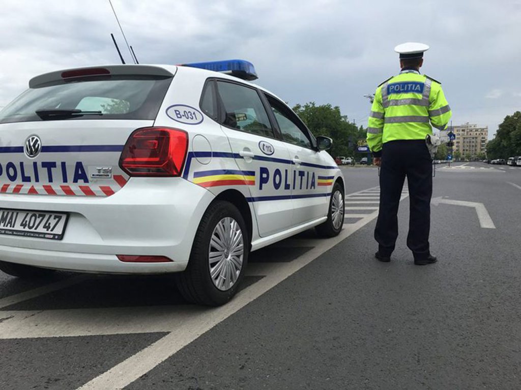 Pieton lovit de maşină în timp ce traversa strada