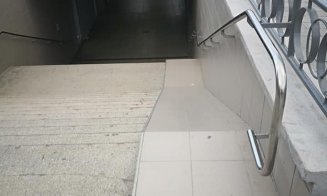 Pasajul pietonal din Piaţa Gării, capcană pentru biciclişti, mămici cu cărucioare sau persoane cu dizabilităţi