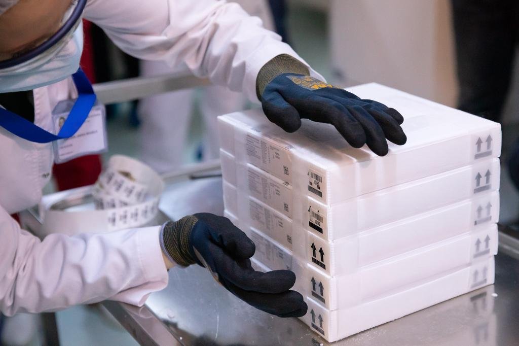 Zeci de mii de doze de vaccin anti-COVID din România expiră în câteva zile