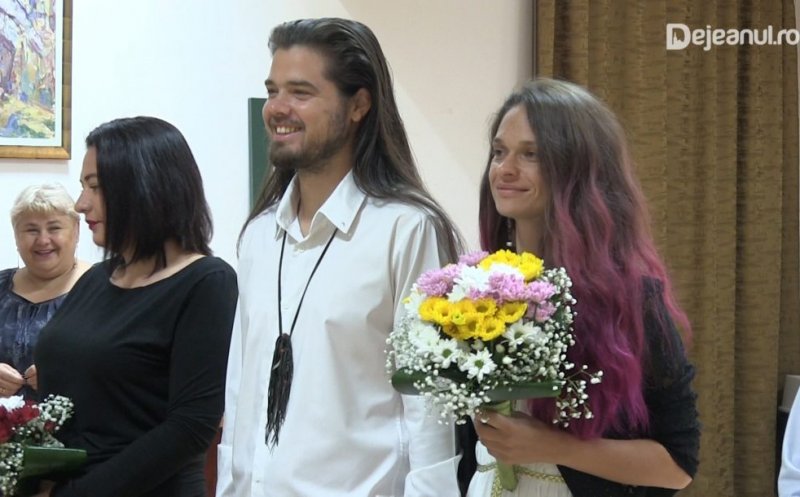 Love Story cu Happy End la Cluj. Americanul oprit în martie pe aeroport a revenit și s-a căsătorit cu tânăra clujeancă pe care a cunoscut-o online