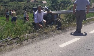 Accident grav în Sânpaul. O mașină s-a răsturnat și a ajuns cu roțile în sus