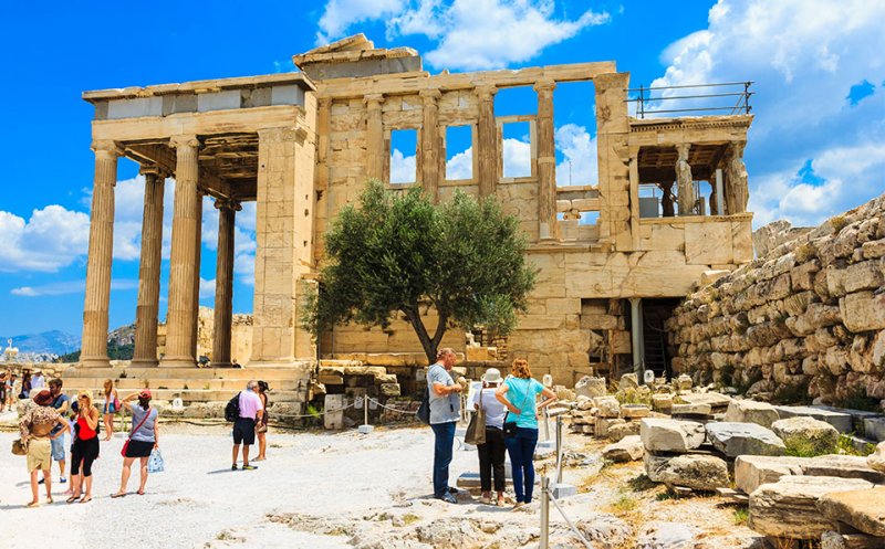 Relaxare în Grecia: Masca nu va mai fi obligatorie în aer liber