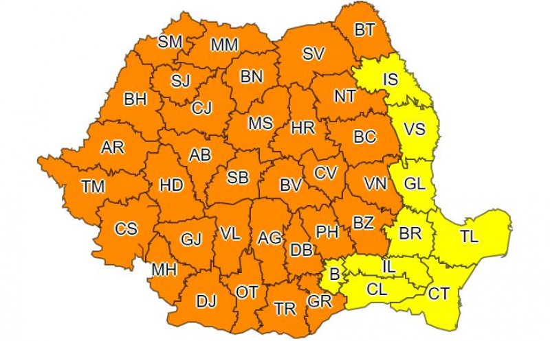 COD PORTOCALIU de vijelii și grindină la Cluj. Rafalele de vânt pot depăși 100 km/h