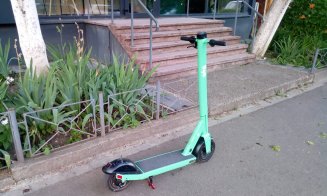 Au început să "parcheze" trotinetele mai pe lângă gard? Sau e doar o întâmplare